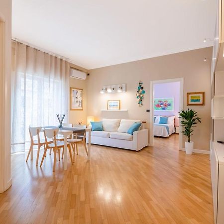 Modern Apartment To Relax In The City Center Bari Dış mekan fotoğraf